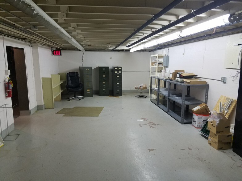 More Photos Of 1817 Washington St, Two Rivers Office Residential For Sale