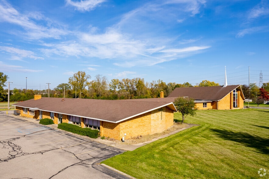 More Photos Of 4075 E Atherton Rd, Burton Specialty For Sale