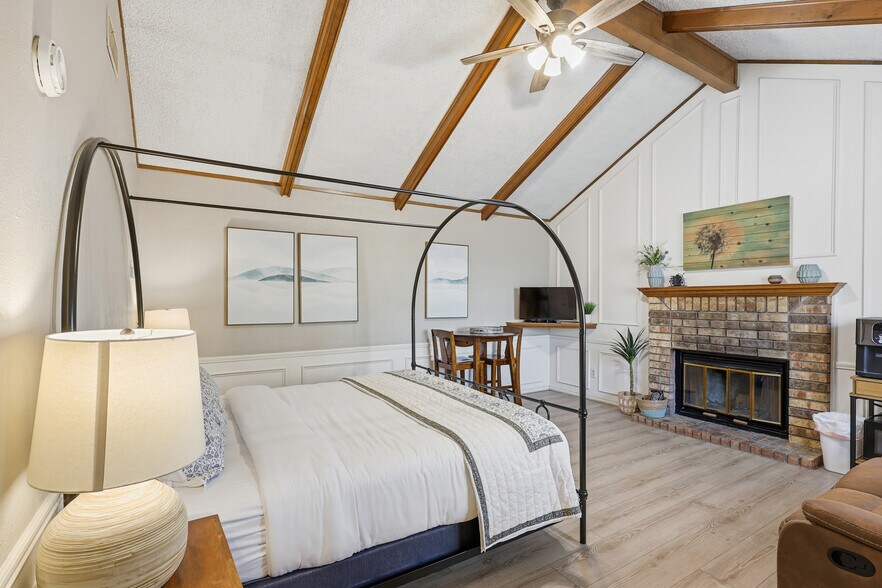 More Photos Of 201 N State St, Fort Davis Hotel For Sale