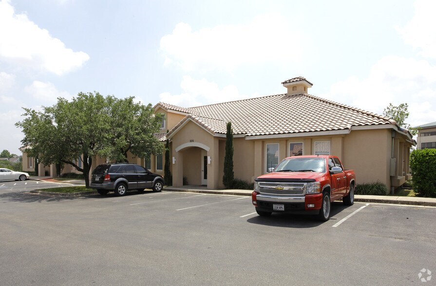 More Photos Of 19222 Stonehue, San Antonio Medical For Lease