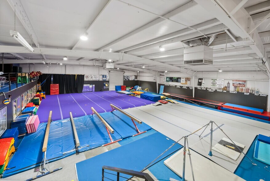 More Photos Of 115 N Willis Ave, Livingston Warehouse For Sale