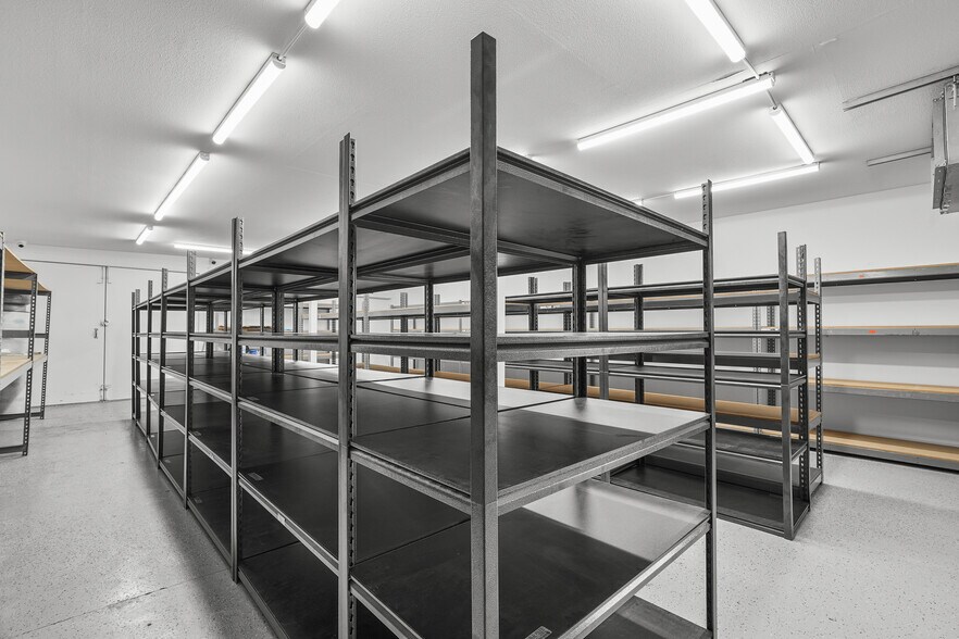 More Photos Of 1130 N Hollywood Way, Burbank Freestanding For Lease