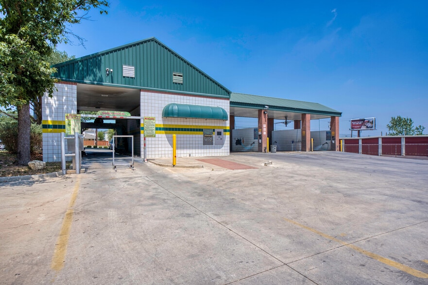More Photos Of 9576 Potranco Rd, San Antonio General Retail For Sale