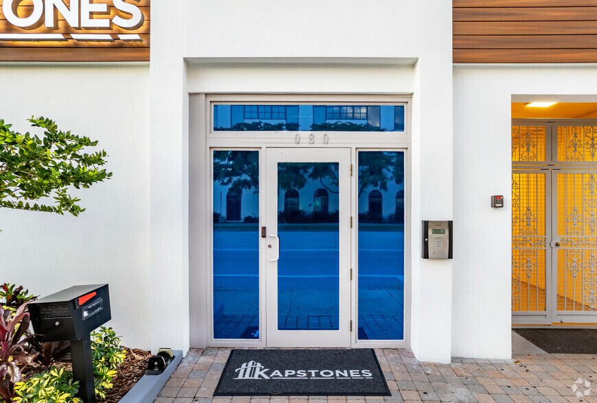 More Photos Of 2080 Ringling Blvd, Sarasota Office For Lease