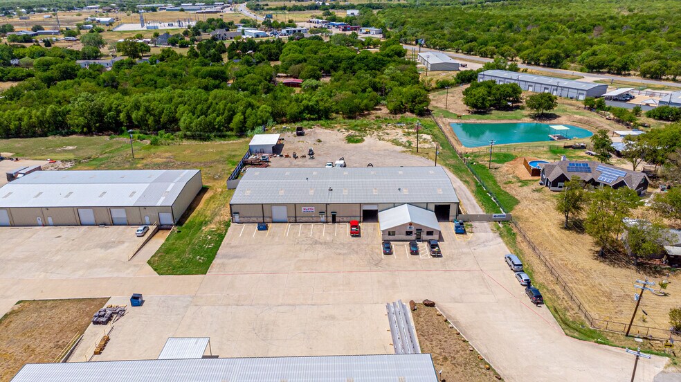 More Photos Of 350 English Trl, Venus Warehouse For Lease