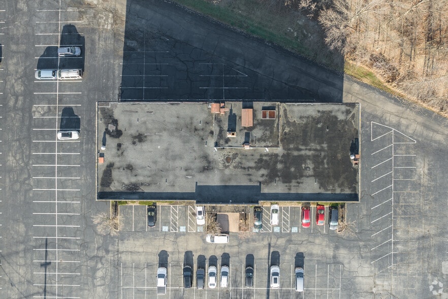 More Photos Of 25701 N Lakeland Blvd, Cleveland Medical For Lease