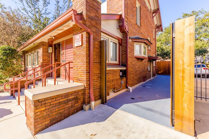 More Photos Of 3718 Mount Vernon St, Houston Office For Lease