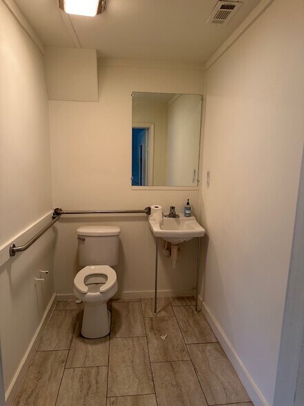 More Photos Of 2349 Athens Hwy, Gainesville Medical For Sale