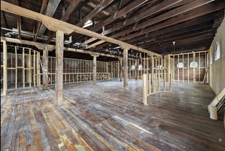 More Photos Of 261-263 Peters St, Atlanta Storefront Retail Office For Sale