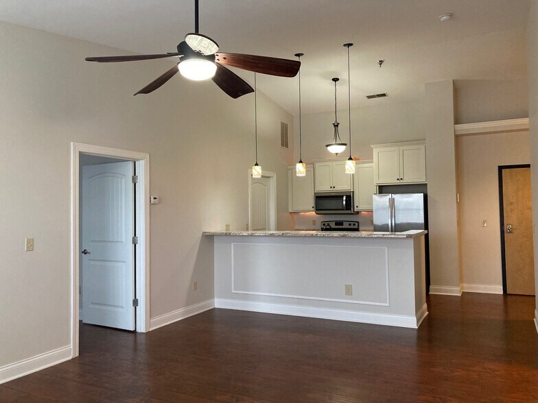 More Photos Of 700 N State St, Freeburg Freestanding For Sale