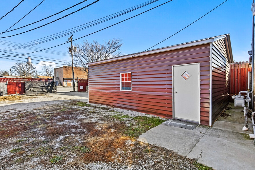 More Photos Of 1415-1419 Leestown Rd, Lexington General Retail For Sale