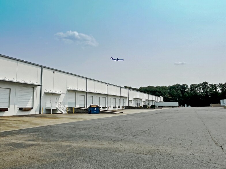 More Photos Of 4345 International Pky, Hapeville Distribution For Lease