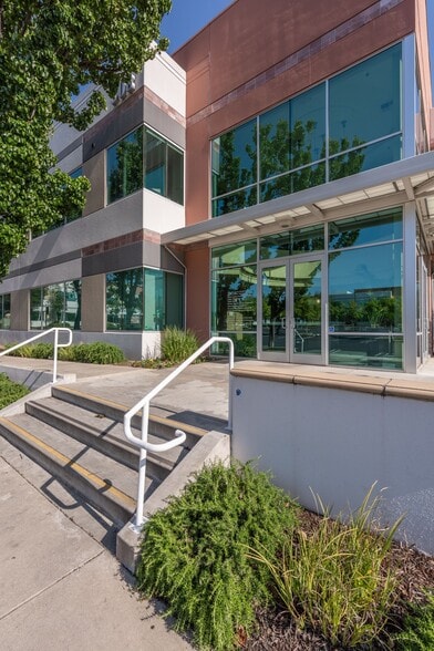 More Photos Of 508 Gibson Dr, Roseville Medical For Lease