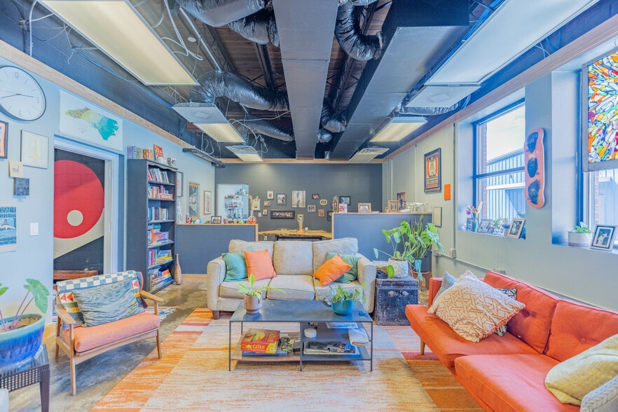 More Photos Of 46 Aston St, Asheville Light Manufacturing For Lease