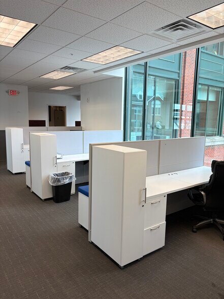 More Photos Of 1 Harbour Pl, Portsmouth Office For Lease