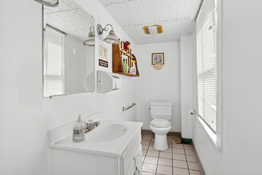 More Photos Of 55700 Rt-25, Southold Freestanding For Sale