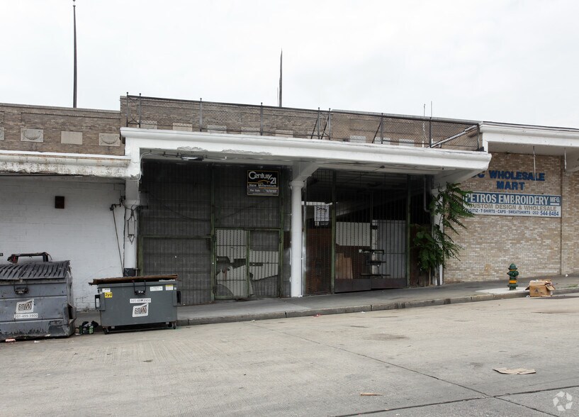 More Photos Of 1310-1324 5th St NE, Washington Storefront For Sale
