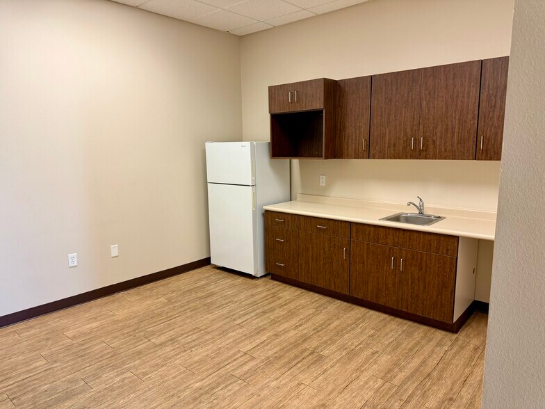More Photos Of 7375 S Pecos Rd, Las Vegas Office For Lease