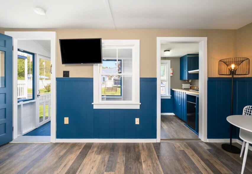 More Photos Of 773 Post Rd, Wells Hotel For Sale