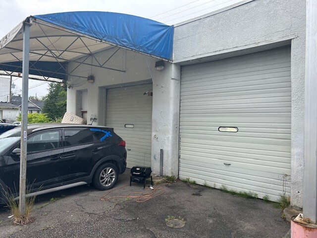 More Photos Of 855 Kingsway, Vancouver Land For Lease