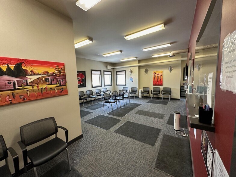 More Photos Of 4306 Richmond Rd SW, Calgary Medical For Sale