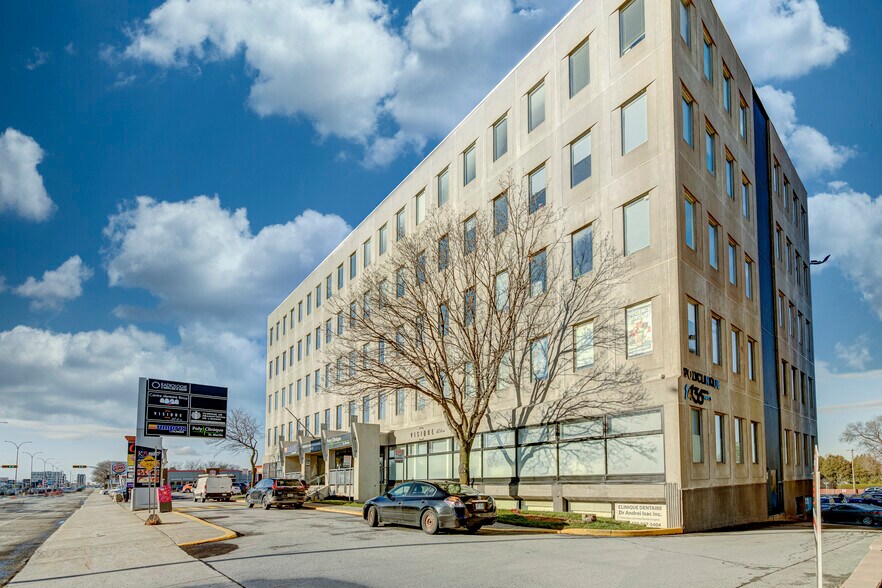 More Photos Of 1435 Boul Saint-Martin O, Laval Office For Lease