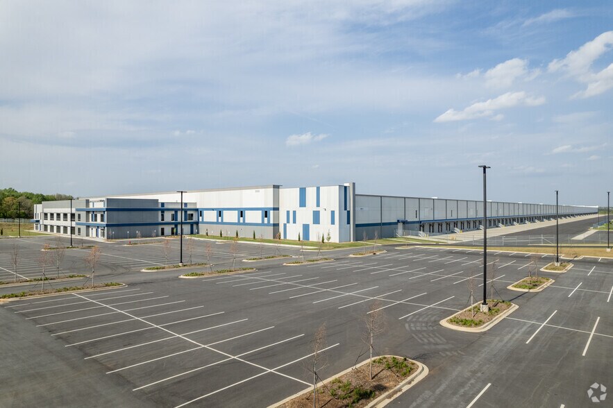 More Photos Of 2004 Moore Duncan Hwy, Moore Manufacturing For Lease