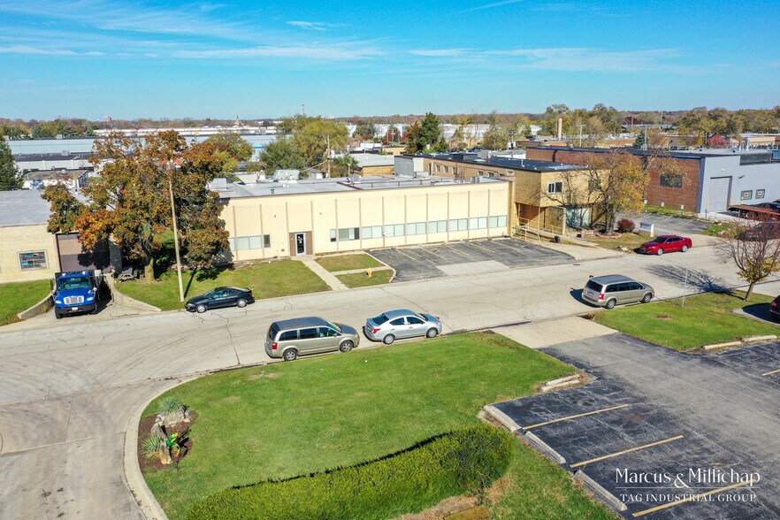 More Photos Of 100 W Industrial Rd, Addison Warehouse For Sale