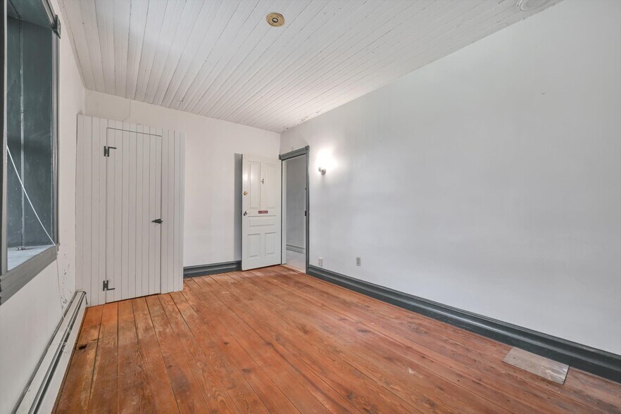 More Photos Of 349 Huffs Church Rd, Mertztown Restaurant For Sale