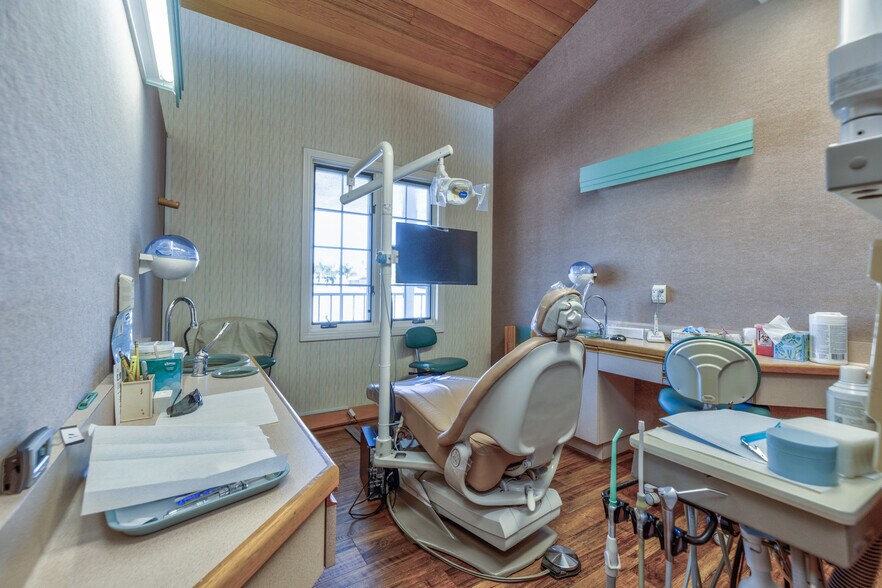 More Photos Of 16336 Whittier Blvd, Whittier Medical For Sale