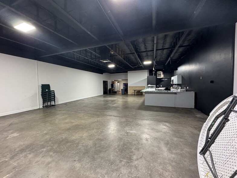 More Photos Of 3007-3023 S West Temple, Salt Lake City Light Manufacturing For Lease