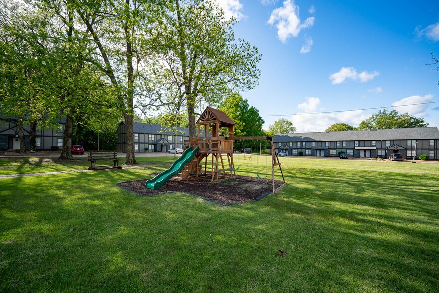 More Photos Of 1906 W Matthews Ave, Jonesboro Apartments For Sale