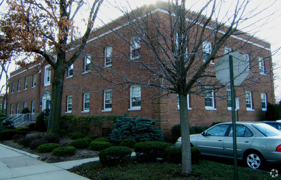 Primary Photo Of 66 Glen Ave, Glen Rock Office For Lease