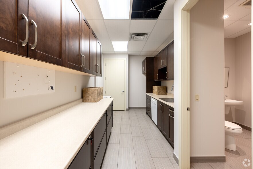 More Photos Of 5920 1A St SW, Calgary Medical For Lease