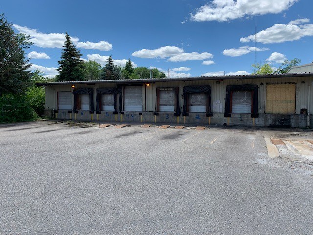 More Photos Of 112 W Pike St, Pontiac Distribution For Sale