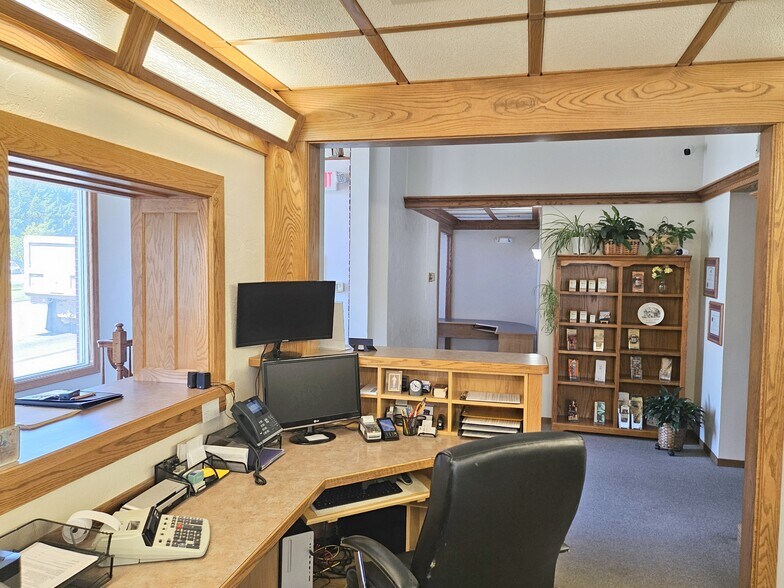 More Photos Of 662 New Castle Rd, Butler Office For Sale