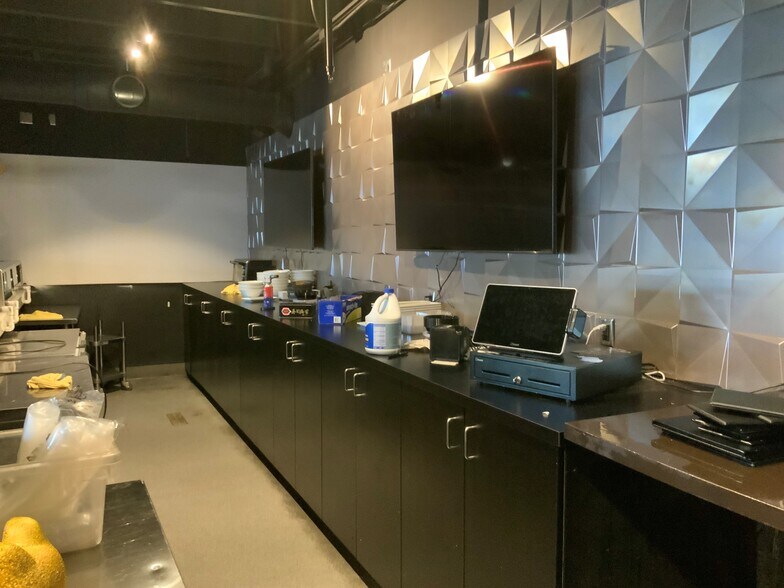 More Photos Of 5538 N 7th St, Phoenix Restaurant For Lease