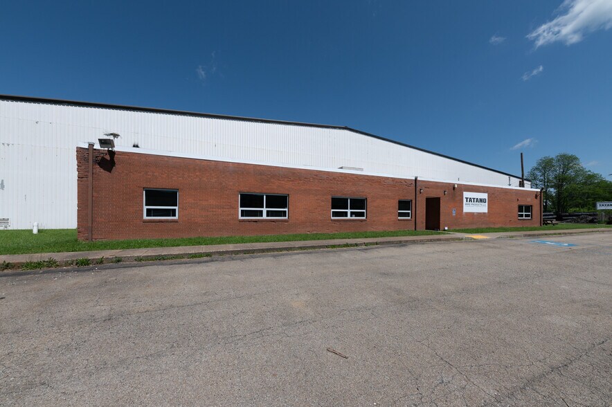 More Photos Of 714 Braddock View Dr, Mount Braddock Warehouse For Lease