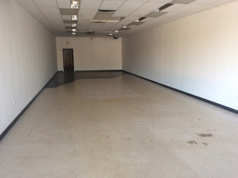 More Photos Of 5636 US Route 60, Huntington Unknown For Lease