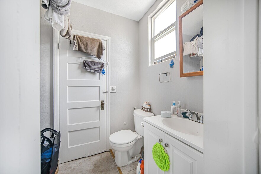 More Photos Of 2110 Ashby Ave, Berkeley Multifamily For Sale