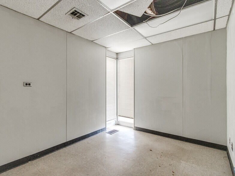 More Photos Of 5835 S Pennsylvania Ave, Oklahoma City Medical For Sale