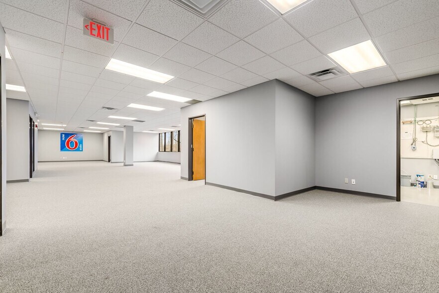 More Photos Of 150 E Wilson Bridge Rd, Worthington Office For Lease