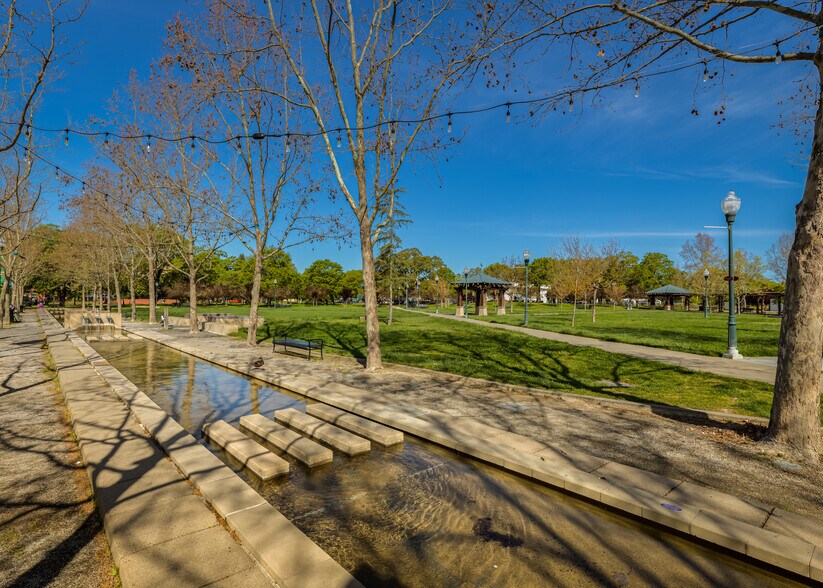 More Photos Of 220 Windsor River Rd, Windsor Apartments For Sale