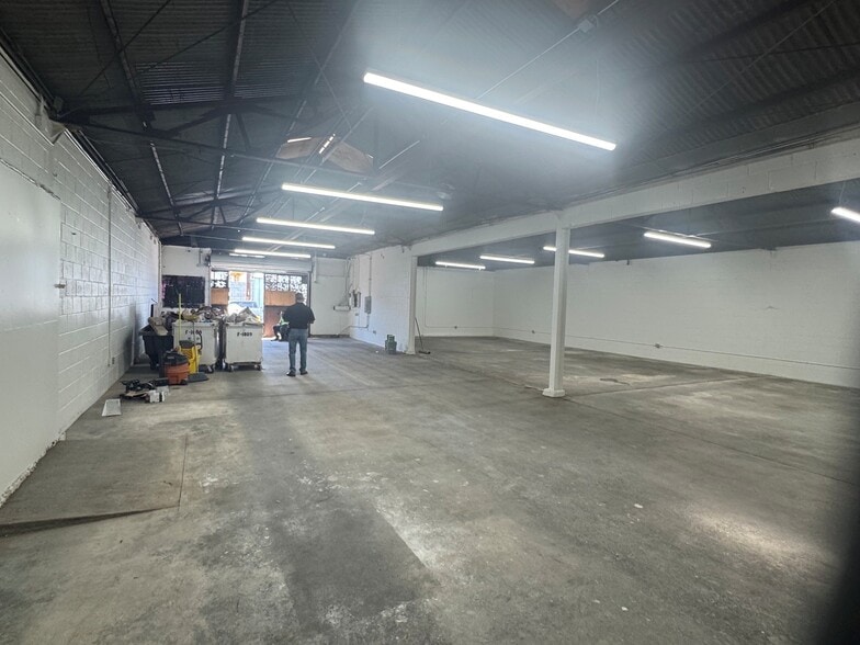 More Photos Of 4228 E Washington Blvd, Commerce Warehouse For Sale