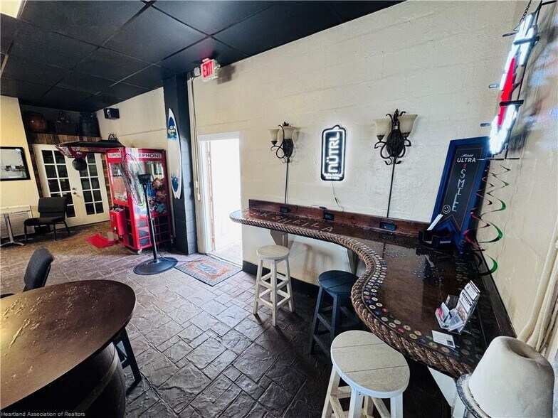 More Photos Of 407 N Ridgewood Dr, Sebring Convenience Store For Sale