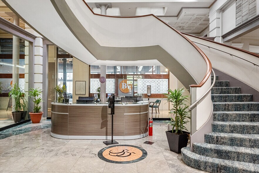 More Photos Of 555 Washington Ave, Saint Louis Office For Lease