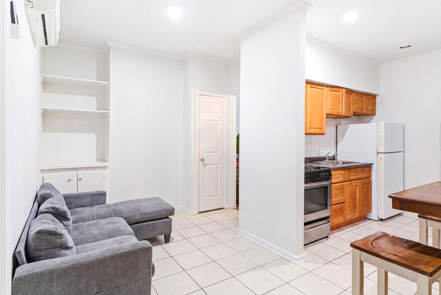 More Photos Of 99 Pulaski St, Newark Apartments For Sale