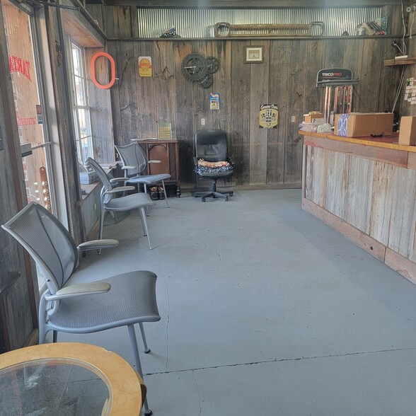 More Photos Of 23 N Main St, Dry Ridge Auto Repair For Lease