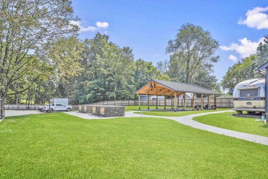 More Photos Of 3603 Main St, Stone Ridge Storefront Retail Office For Sale