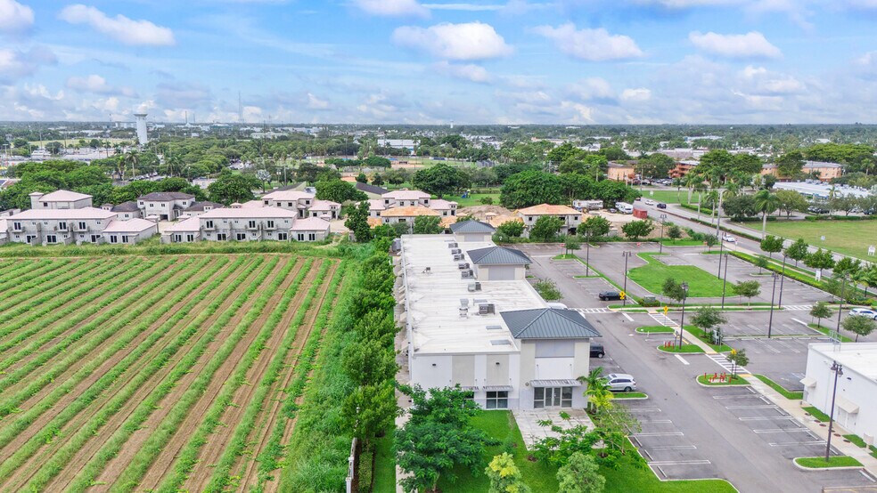 More Photos Of 1400-1420 NE 8th St, Homestead Storefront For Lease